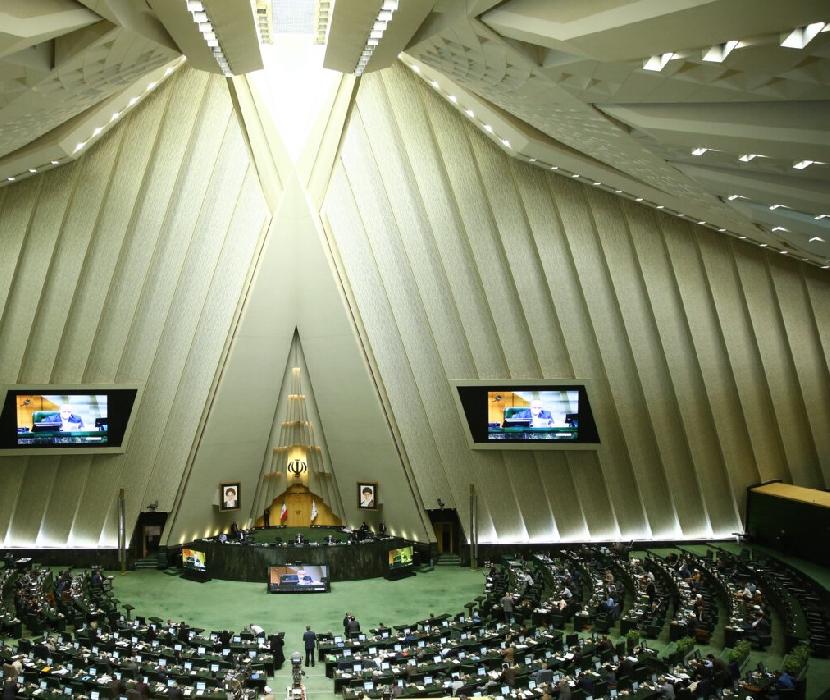پانار | پارس ساختار | طرح استیضاح وزیر صمت فردا در مجلس بررسی می شود