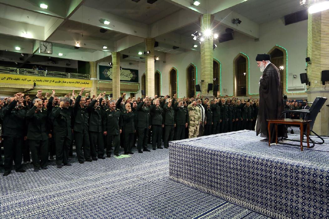 پانار | پارس ساختار | فرماندهان سپاه پاسداران با رهبر انقلاب دیدار می‌کنند