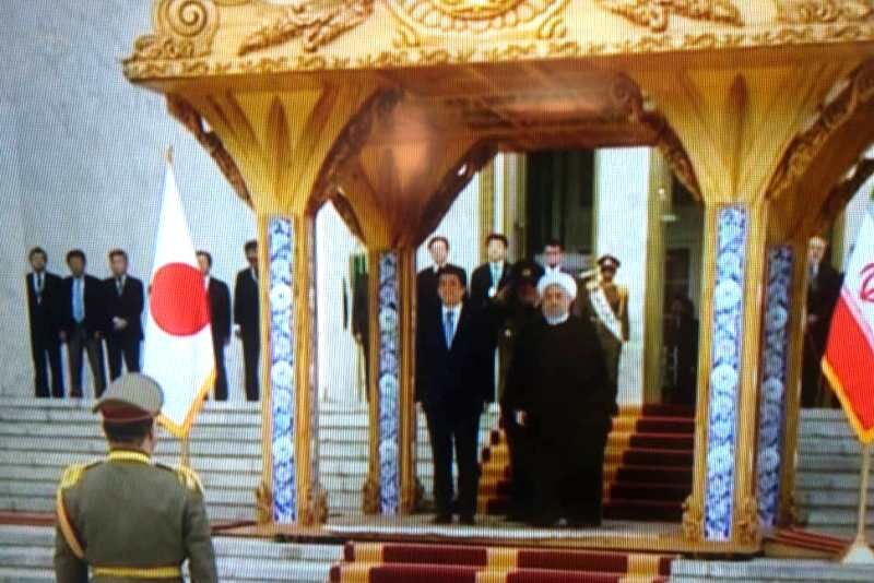 پانار | پارس ساختار | استقبال رسمی روحانی از نخست وزیر ژاپن در کاخ سعدآباد