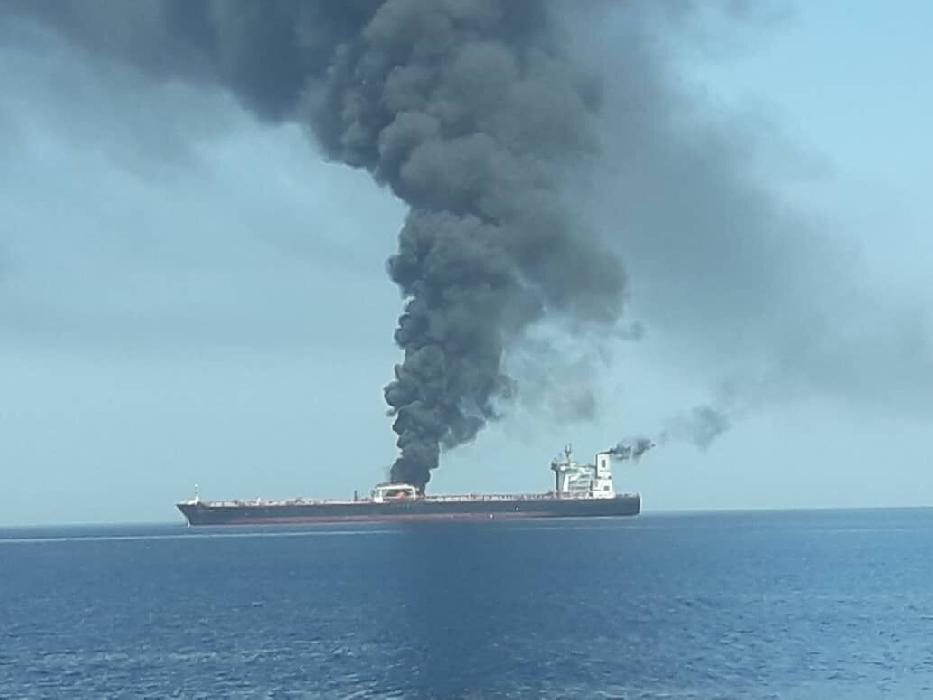 پانار | پارس ساختار | جزییات آتش سوزی نفتکش های خارجی و نجات ۴۴ دریانورد در آبهای عمان