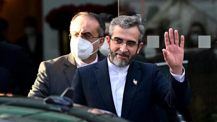 پانار | پارس ساختار | مذاکره‌کننده ارشد ایران در مذاکرات هسته‌ای عازم وین شد