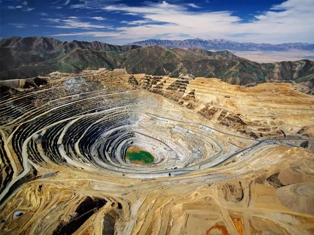پانار | پارس ساختار | عملکرد وزارت صمت در بخش معدن؛ از شفاف‌سازی فرآیندها تا واگذاری ۵۳۰۰ معدن متروکه